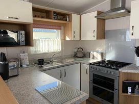 Cayton Bay Caravan Park - Holiday Accommodation 11337 - North Yorkshire (incl. Whitby) - 1185042 - thumbnail photo 8