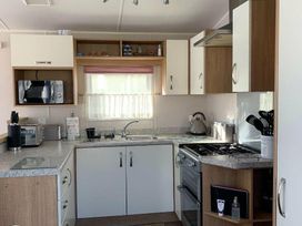 Cayton Bay Caravan Park - Holiday Accommodation 11337 - North Yorkshire (incl. Whitby) - 1185042 - thumbnail photo 9