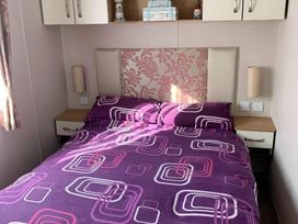 Cayton Bay Caravan Park - Holiday Accommodation 11337 - North Yorkshire (incl. Whitby) - 1185042 - thumbnail photo 10