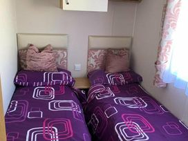 Cayton Bay Caravan Park - Holiday Accommodation 11337 - North Yorkshire (incl. Whitby) - 1185042 - thumbnail photo 13