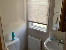 Cayton Bay Caravan Park - Holiday Accommodation 11337 - North Yorkshire (incl. Whitby) - 1185042 - thumbnail photo 15