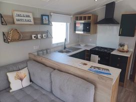 Doniford Bay - Holiday Accommodation 1137 - Devon - 1185046 - thumbnail photo 9