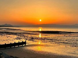 Hafan y Mor Haven - Holiday Accommodation 11370 - North Wales - 1185047 - thumbnail photo 6