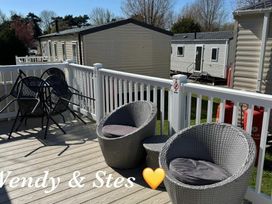 Marton Mere Holiday Village - Holiday Accommodation 11381 - Lake District - 1185048 - thumbnail photo 2