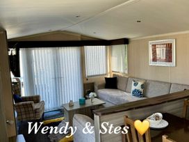 Marton Mere Holiday Village - Holiday Accommodation 11381 - Lake District - 1185048 - thumbnail photo 4