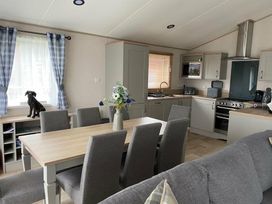 Hafan y Mor Haven - Holiday Accommodation 11396 - North Wales - 1185050 - thumbnail photo 4
