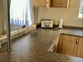 Trecco Bay - Holiday Accommodation 11418 - Somerset & Wiltshire - 1185055 - thumbnail photo 5