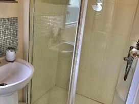 Trecco Bay - Holiday Accommodation 11418 - Somerset & Wiltshire - 1185055 - thumbnail photo 11