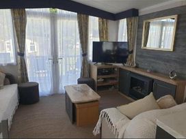 Kiln Park Holiday Park - Holiday Accommodation 1142 - South Wales - 1185056 - thumbnail photo 4