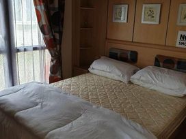 Small Grove Caravan Park - Holiday Accommodation 11471 - Lincolnshire - 1185062 - thumbnail photo 7