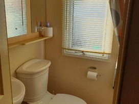 Small Grove Caravan Park - Holiday Accommodation 11471 - Lincolnshire - 1185062 - thumbnail photo 8
