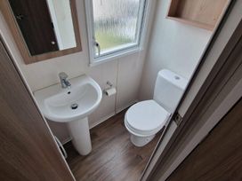 Seashore Holiday Park - Holiday Accommodation 11473 - Norfolk - 1185063 - thumbnail photo 12