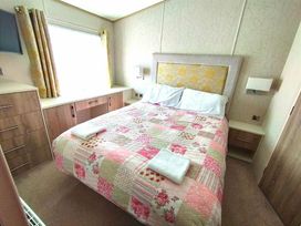 Sand Le Mere Holiday Village - Holiday Accommodation 11502 - North Yorkshire (incl. Whitby) - 1185069 - thumbnail photo 6
