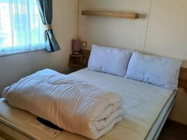 Golden Sands - Holiday Accommodation 11579 - Lincolnshire - 1185077 - thumbnail photo 3