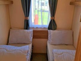 Golden Sands - Holiday Accommodation 11579 - Lincolnshire - 1185077 - thumbnail photo 6