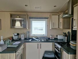 Golden Sands Kinmel Bay - Holiday Accommodation 11613 - North Wales - 1185078 - thumbnail photo 6