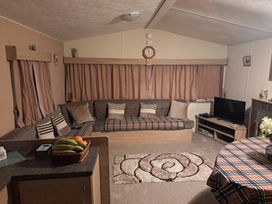 Trecco Bay - Holiday Accommodation 1163 - Somerset & Wiltshire - 1185081 - thumbnail photo 5