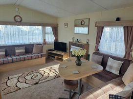 Trecco Bay - Holiday Accommodation 1163 - Somerset & Wiltshire - 1185081 - thumbnail photo 10