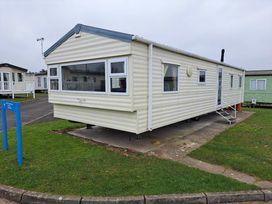 Trecco Bay - Holiday Accommodation 1163 - Somerset & Wiltshire - 1185081 - thumbnail photo 13