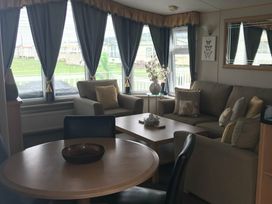 Lido Beach Holiday Park - Holiday Accommodation 1164 - North Wales - 1185082 - thumbnail photo 3