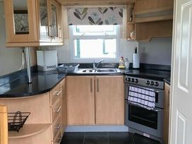 Lido Beach Holiday Park - Holiday Accommodation 1164 - North Wales - 1185082 - thumbnail photo 4