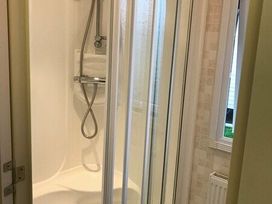Lido Beach Holiday Park - Holiday Accommodation 1164 - North Wales - 1185082 - thumbnail photo 8