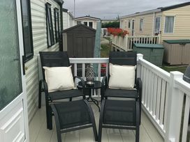 Lido Beach Holiday Park - Holiday Accommodation 1164 - North Wales - 1185082 - thumbnail photo 10