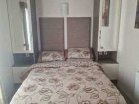 Trecco Bay - Holiday Accommodation 11650 - Somerset & Wiltshire - 1185083 - thumbnail photo 10
