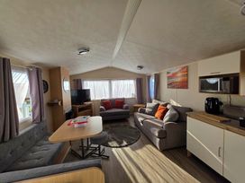 Trecco Bay - Holiday Accommodation 11651 - Somerset & Wiltshire - 1185084 - thumbnail photo 3