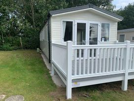 Cherry Tree Holiday Park - Holiday Accommodation 11677 - Norfolk - 1185087 - thumbnail photo 7