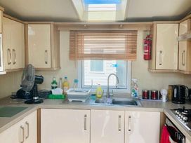 Church Farm Holiday Village - Holiday Accommodation 11680 - Hampshire - 1185088 - thumbnail photo 3