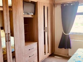 Church Farm Holiday Village - Holiday Accommodation 11680 - Hampshire - 1185088 - thumbnail photo 6