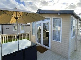 Primrose Valley Holiday Park - Holiday Accommodation 11715 - North Yorkshire (incl. Whitby) - 1185093 - thumbnail photo 2