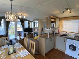 Primrose Valley Holiday Park - Holiday Accommodation 11715 - North Yorkshire (incl. Whitby) - 1185093 - thumbnail photo 7