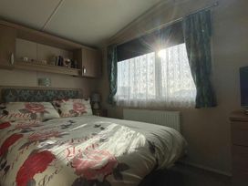 Primrose Valley Holiday Park - Holiday Accommodation 11715 - North Yorkshire (incl. Whitby) - 1185093 - thumbnail photo 12