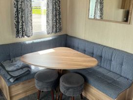 Primrose Valley Holiday Park - Holiday Accommodation 11724 - North Yorkshire (incl. Whitby) - 1185095 - thumbnail photo 4