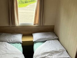 Primrose Valley Holiday Park - Holiday Accommodation 11724 - North Yorkshire (incl. Whitby) - 1185095 - thumbnail photo 11