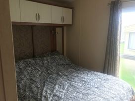 Cayton Bay Caravan Park - Holiday Accommodation 11727 - North Yorkshire (incl. Whitby) - 1185096 - thumbnail photo 6