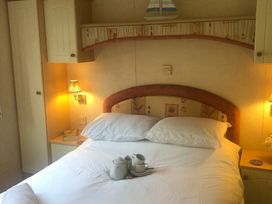Challaborough Bay Holiday Park - Holiday Accommodation 11733 - Devon - 1185099 - thumbnail photo 9