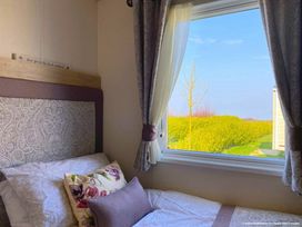 Primrose Valley Holiday Park - Holiday Accommodation 11748 - North Yorkshire (incl. Whitby) - 1185103 - thumbnail photo 8