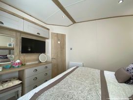 Primrose Valley Holiday Park - Holiday Accommodation 11748 - North Yorkshire (incl. Whitby) - 1185103 - thumbnail photo 13