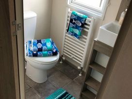 Devon Cliffs Holiday Park - Holiday Accommodation 11755 - Devon - 1185104 - thumbnail photo 8