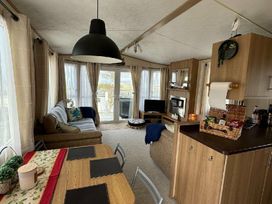Brynowen Holiday Park - Holiday Accommodation 11787 - Mid Wales - 1185106 - thumbnail photo 5