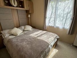 Brynowen Holiday Park - Holiday Accommodation 11787 - Mid Wales - 1185106 - thumbnail photo 6