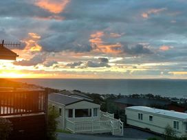 Brynowen Holiday Park - Holiday Accommodation 11787 - Mid Wales - 1185106 - thumbnail photo 9