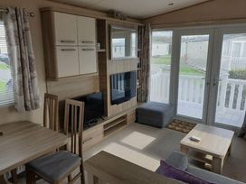 Greenacres Holiday Park - Holiday Accommodation 11795 - North Wales - 1185108 - thumbnail photo 5