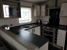 Greenacres Holiday Park - Holiday Accommodation 11795 - North Wales - 1185108 - thumbnail photo 7