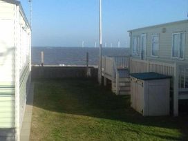 Elm Beach Caravan Park - Holiday Accommodation 11805 - Norfolk - 1185110 - thumbnail photo 2