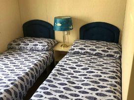 Elm Beach Caravan Park - Holiday Accommodation 11805 - Norfolk - 1185110 - thumbnail photo 11