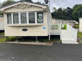 Marton Mere Holiday Village - Holiday Accommodation 11833 - Lake District - 1185112 - thumbnail photo 1